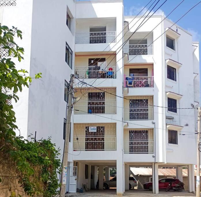 Lovely 1 Bedroom In Bamburi With Reliable Wifi Момбаса Экстерьер фото
